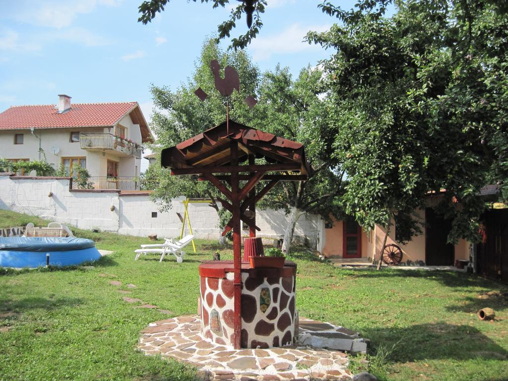 Hadjibulevata Guest House Kovachevtsi Экстерьер фото