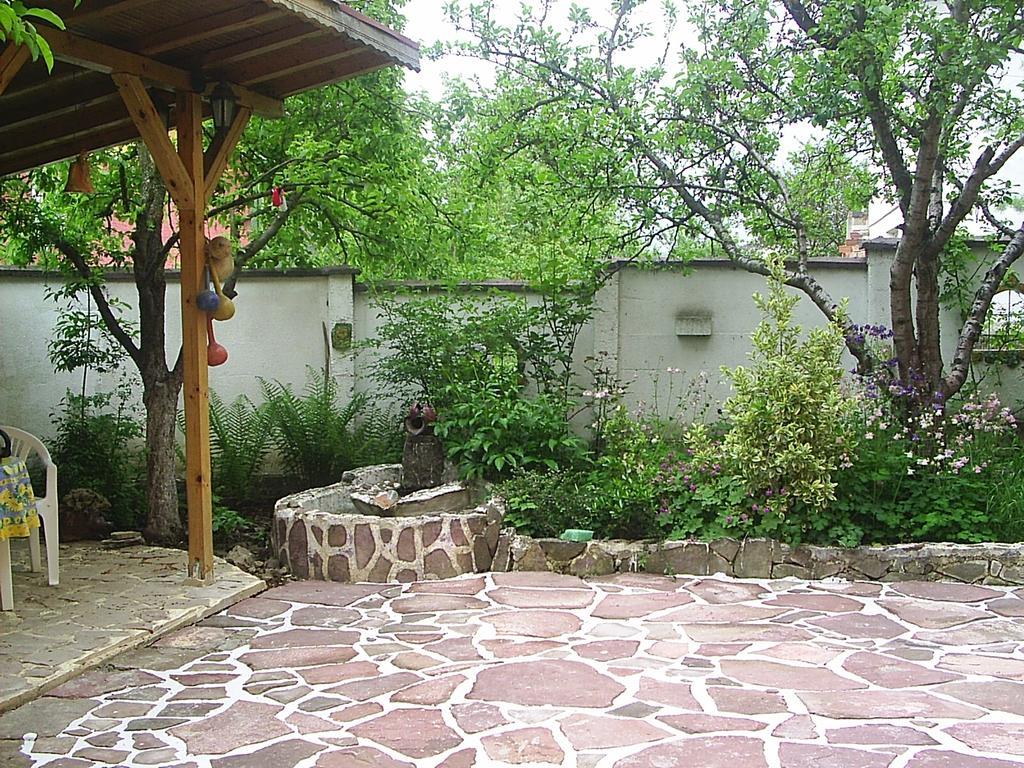 Hadjibulevata Guest House Kovachevtsi Экстерьер фото
