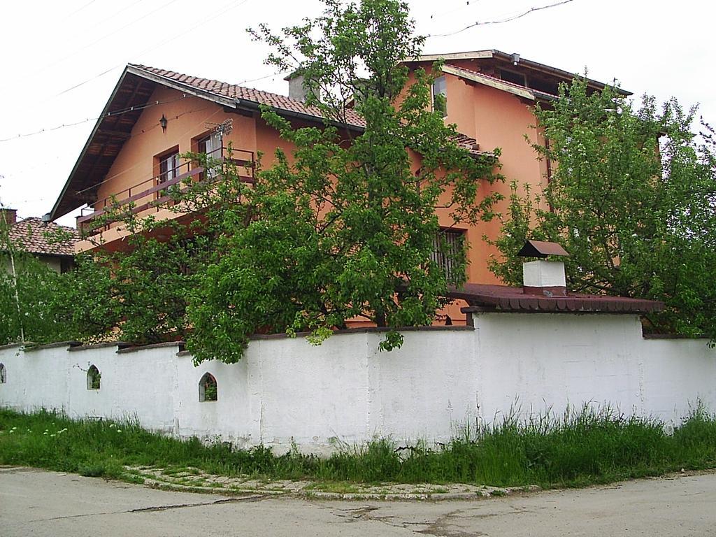 Hadjibulevata Guest House Kovachevtsi Экстерьер фото