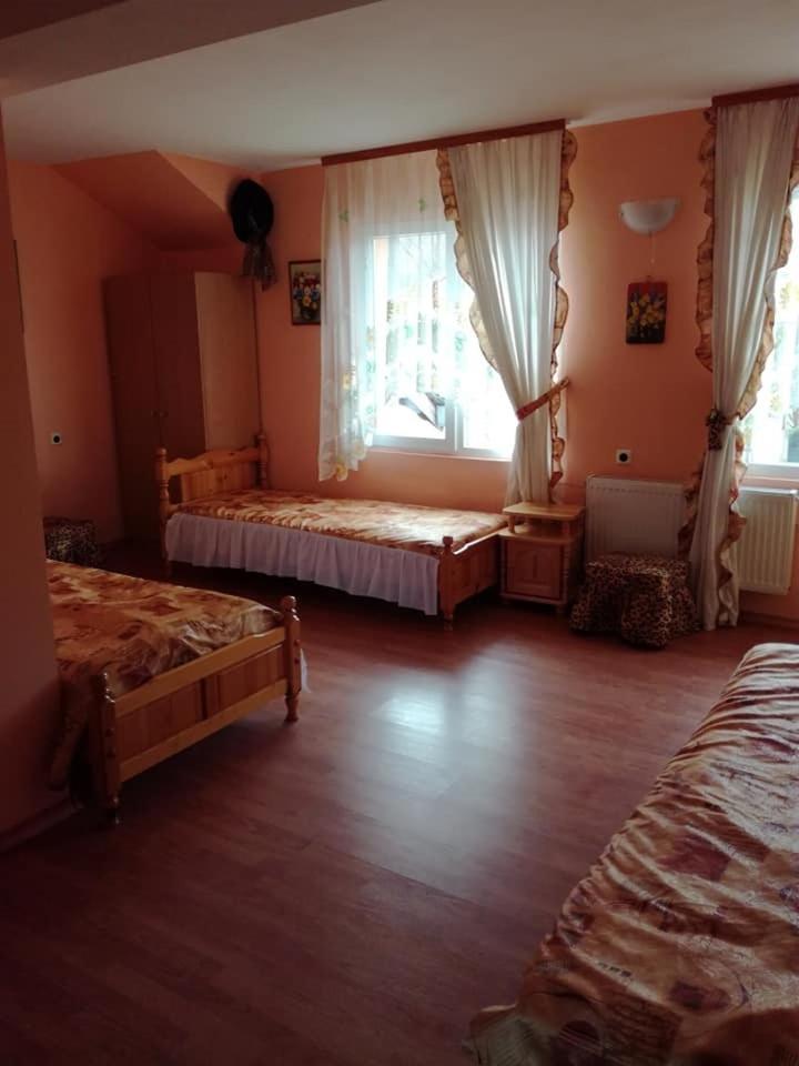 Hadjibulevata Guest House Kovachevtsi Экстерьер фото